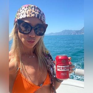 Meet your Posher, Laurel